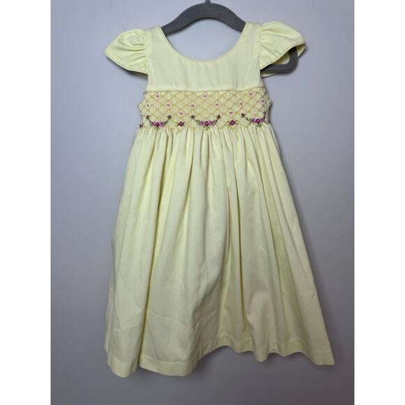 Smocked Yellow Short Sleeve Dress With Tie Little Girls Size 2 Lined - Picture 9 of 11